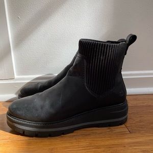 Women’s cervinia valley Chelsea boots size 10